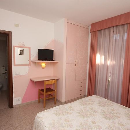 Hotel Piemontese Imperia Exterior foto