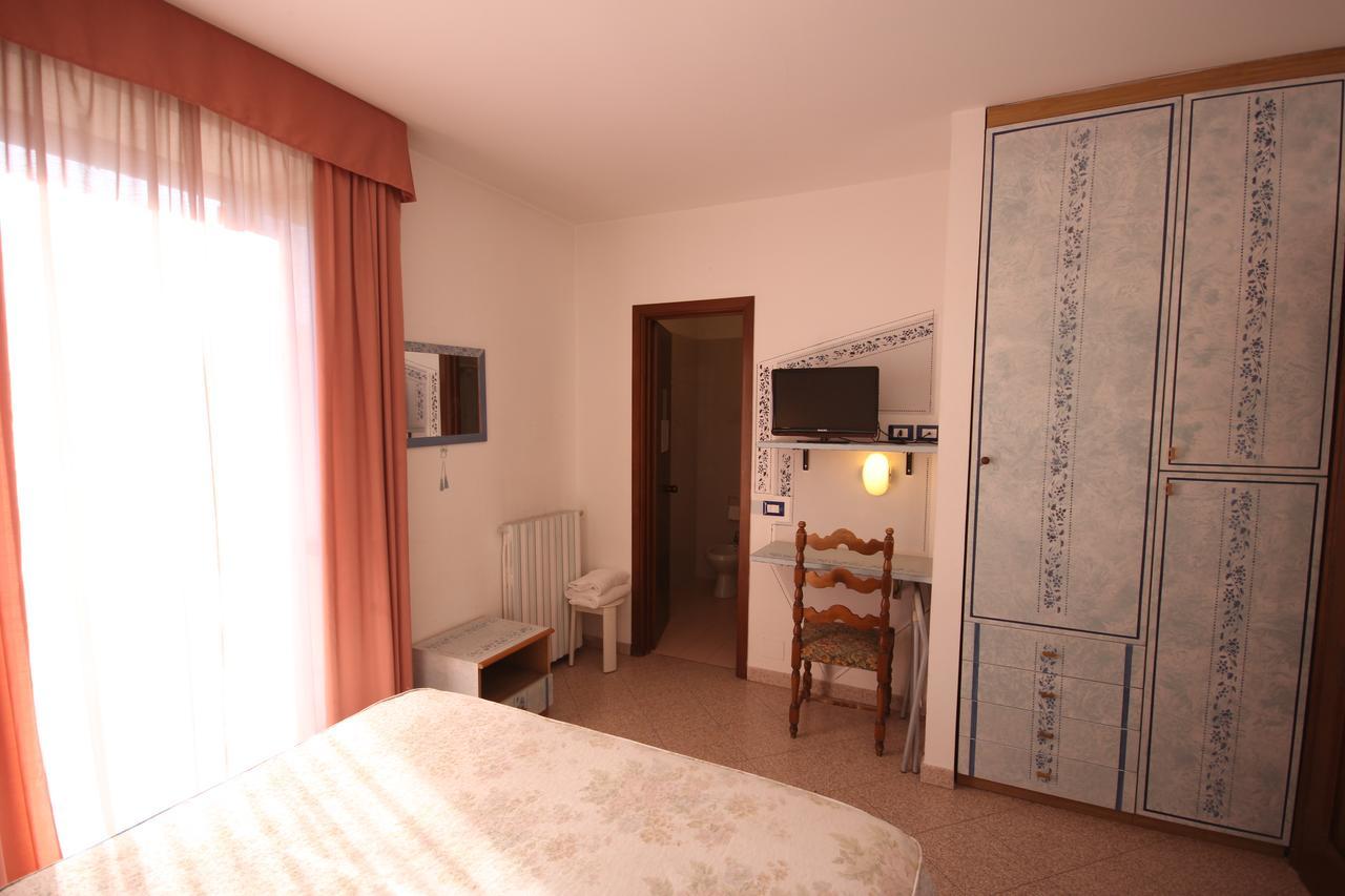 Hotel Piemontese Imperia Exterior foto
